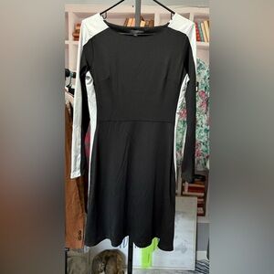 Harve Benard Black and White Long Sleeve Dress